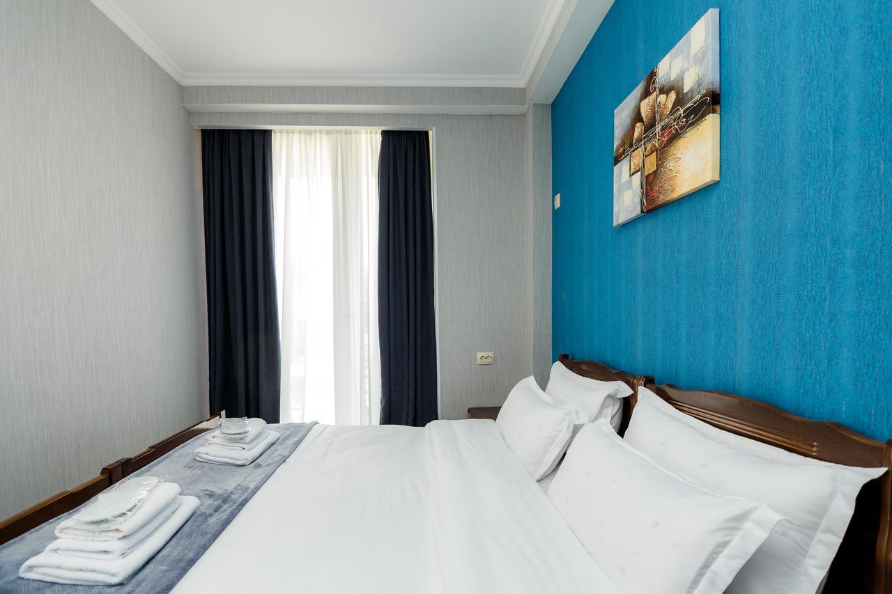 Big Family Guest House Tbilisi Exterior photo