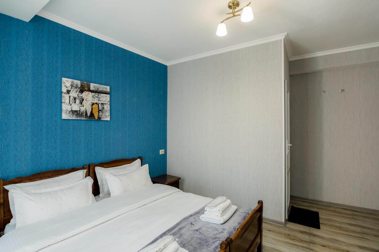 Big Family Guest House Tbilisi Exterior photo