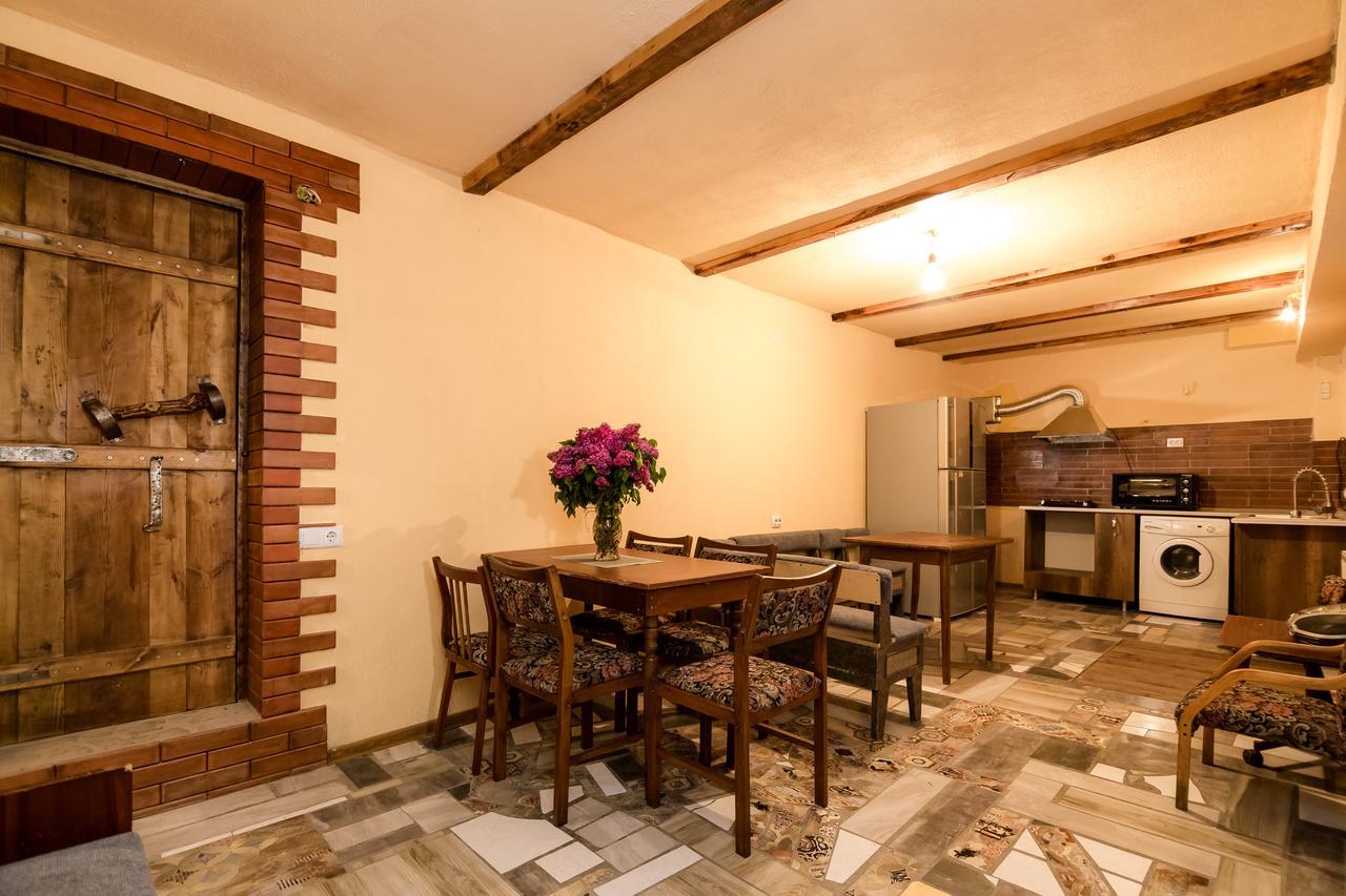 Big Family Guest House Tbilisi Exterior photo